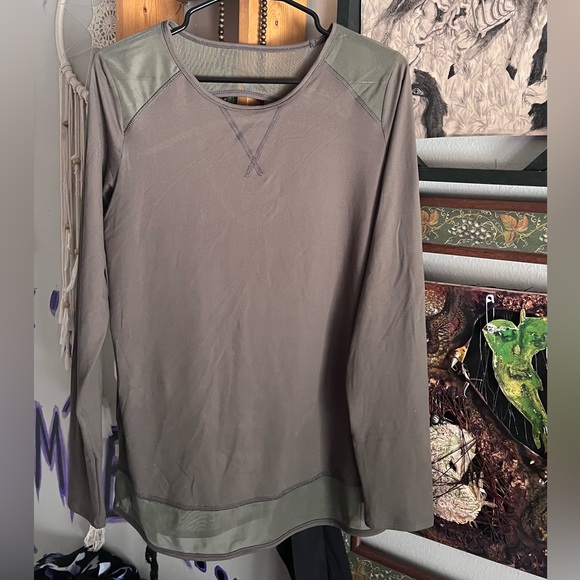 LOT OF 6- workout gym clothes medium/large - Picture 11 of 12